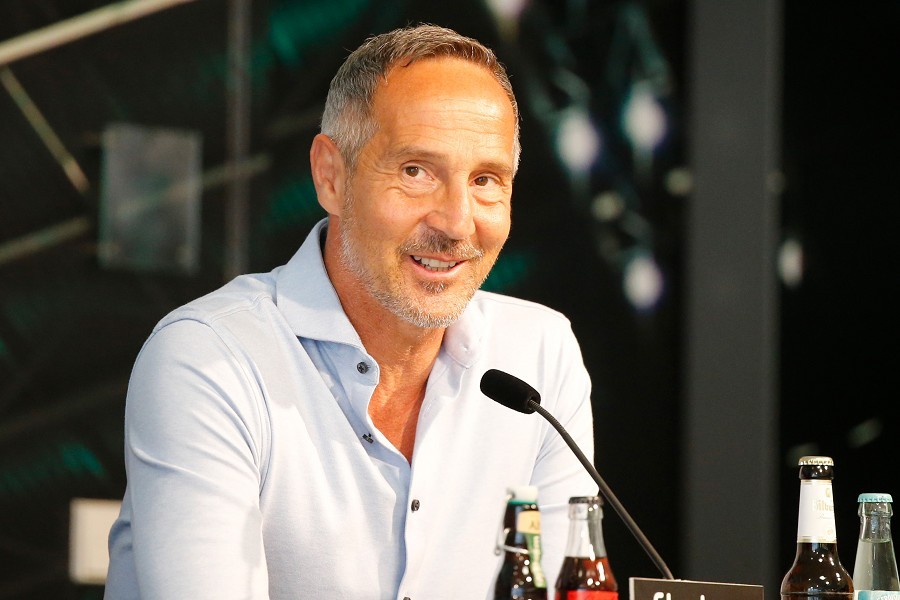 Vorstellung Adi Hütter (02.07.2021)_13