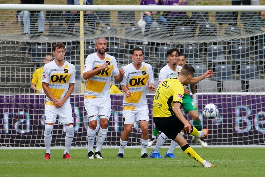 VVV Venlo vs. NAC Breda (2021/22)_12