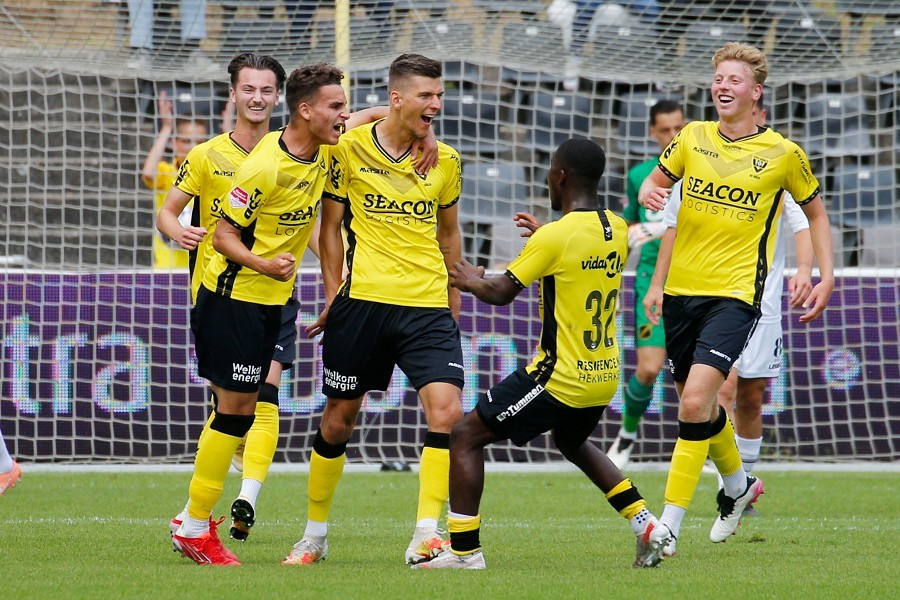 VVV Venlo vs. NAC Breda (2021/22)_13